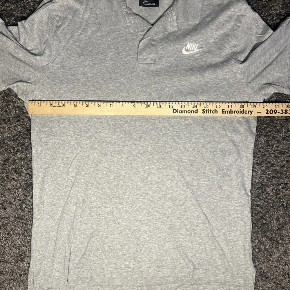 Nike‎ Men's Polo Medium , Gray Cotton, Two Button, Cuffed short sleeve Shirt